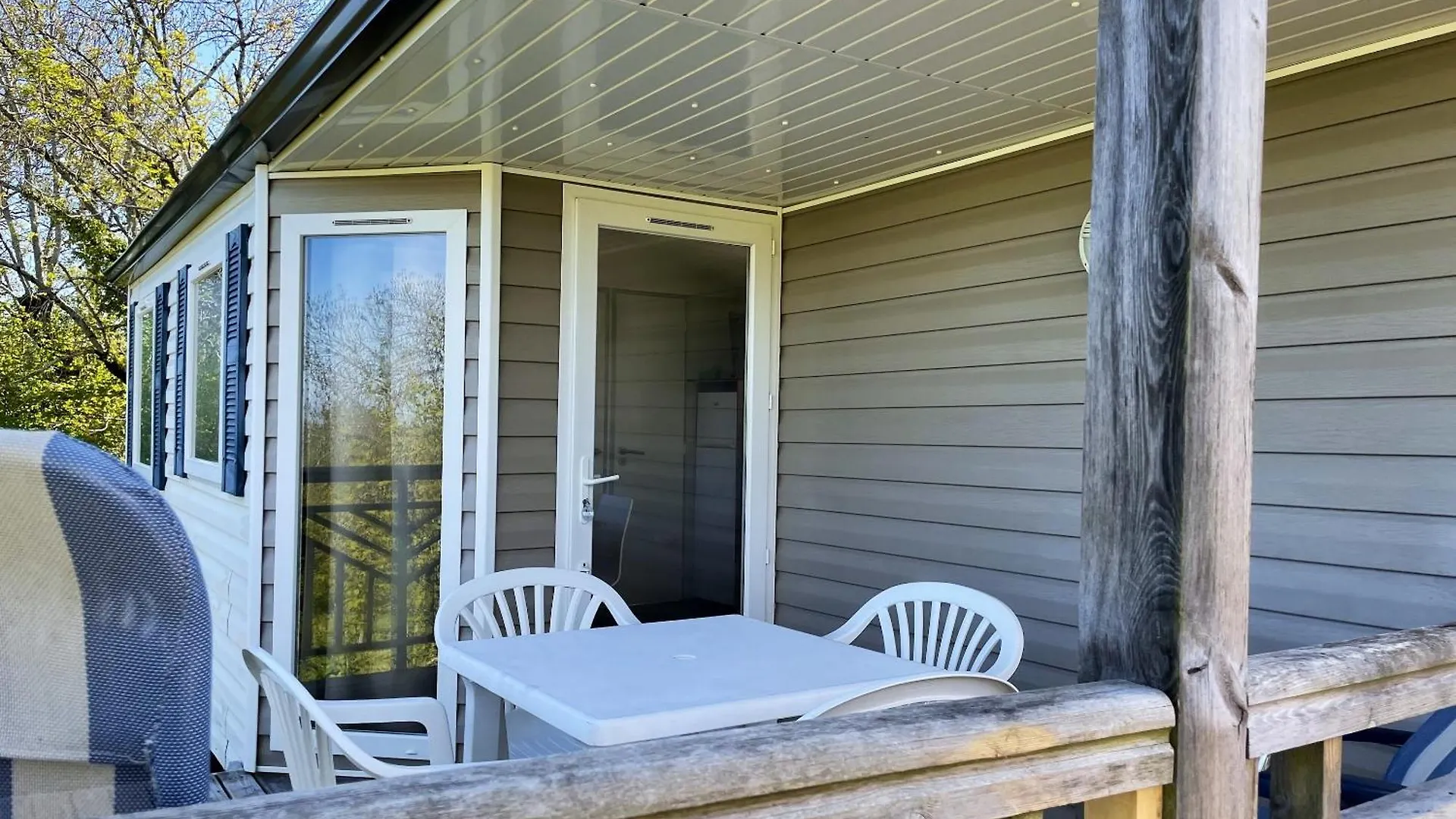 Bungalow Confortable A Argences-En-Aubrac Avec Piscine France