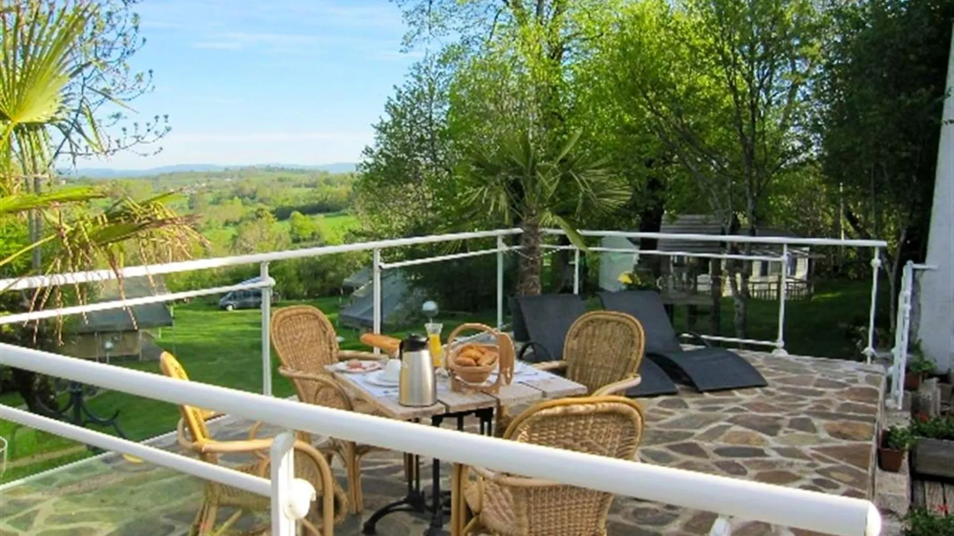 Holiday home Bungalow Confortable A Argences-En-Aubrac Avec Piscine